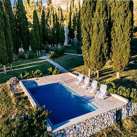 Country House Uros In Nature With Pool Lovorno 外观 照片