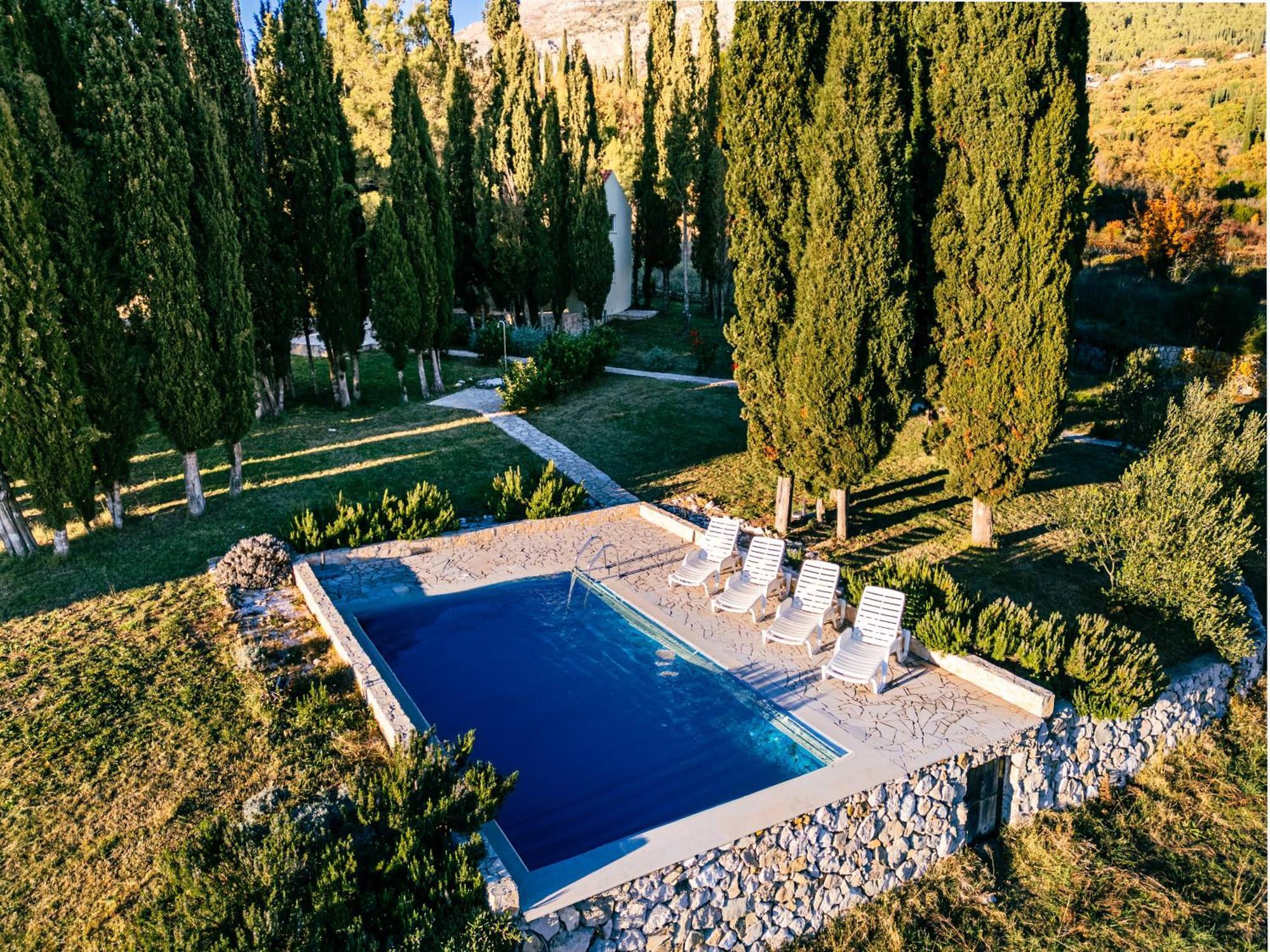 Country House Uros In Nature With Pool Lovorno 外观 照片