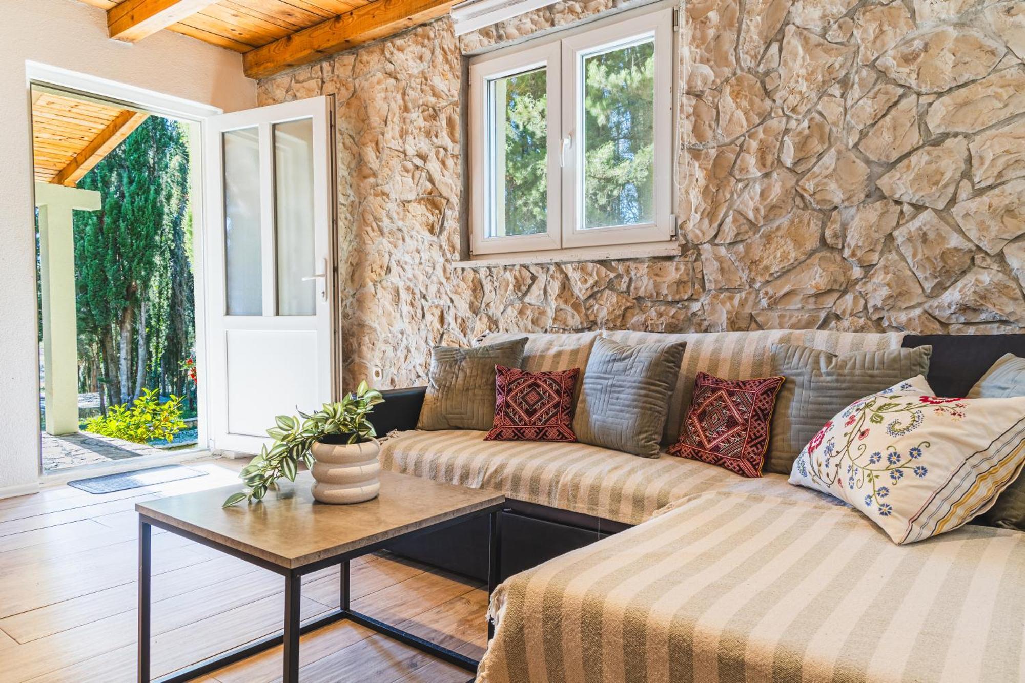 Country House Uros In Nature With Pool Lovorno 外观 照片